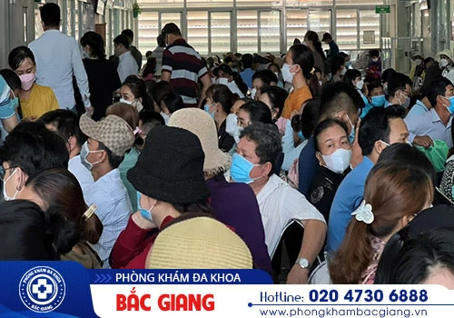 Các địa chỉ bệnh viện luôn trong tình trạng quá tải và gây mệt mỏi cho bệnh nhân
